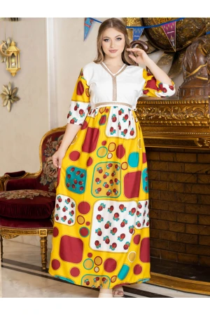 جلابية رمضانية تتميز بأكمام قصيرة مزينة بالزهور