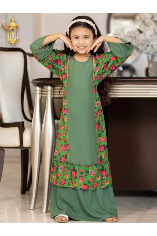 جلابية رمضانية بناتي تتميز بأكمام طويلة وجوانب مشجرة مع حزام على الظهر