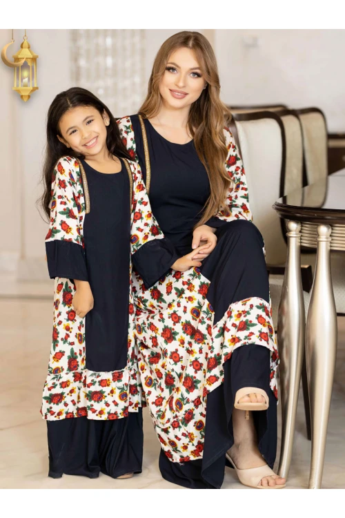 جلابية رمضانية بناتي تتميز بأكمام طويلة وجوانب مشجرة مع حزام على الظهر