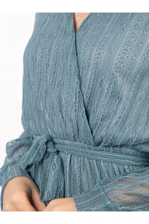 فستان طويل سادة بأكمام طويلة