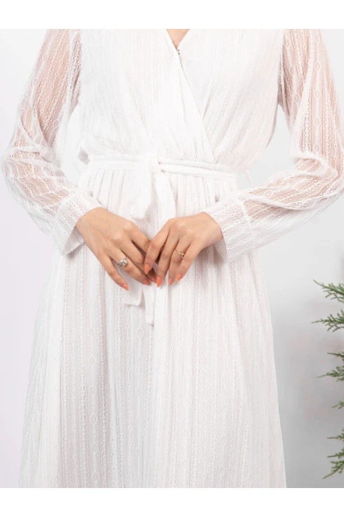 فستان طويل سادة بأكمام طويلة