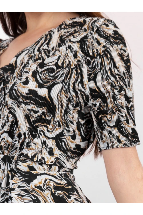 طقم بلوزة مشجرة بأكمام قصيرة وبنطلون مشجر واسع