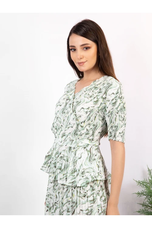 طقم بلوزة مشجرة بأكمام قصيرة وبنطلون مشجر واسع