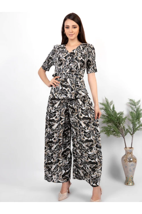 طقم بلوزة مشجرة بأكمام قصيرة وبنطلون مشجر واسع