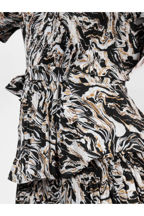 طقم بلوزة مشجرة بأكمام قصيرة وبنطلون مشجر واسع