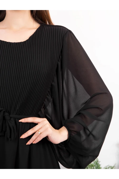 فستان طويل سادة بأكمام طويلة وحزام على الخصر