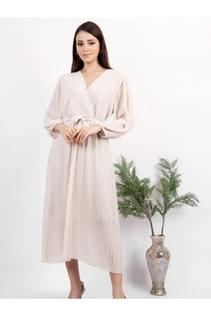 فستان ميدي سادة بأكمام طويلة وحزام على الخصر