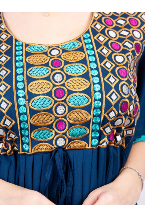 جلابية مميزة بنقش العربي