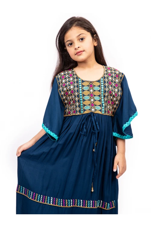 جلابية فريدة بنقش مميز