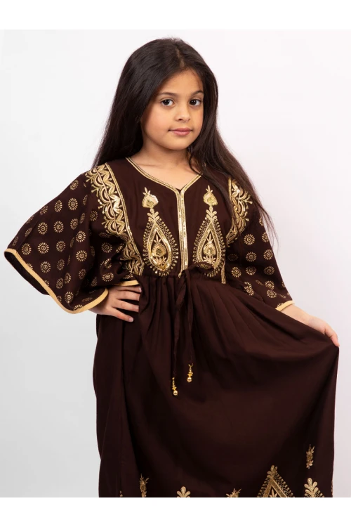 جلابية بتطريز ذهبي