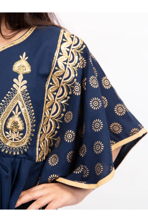 جلابية بتطريز ذهبي