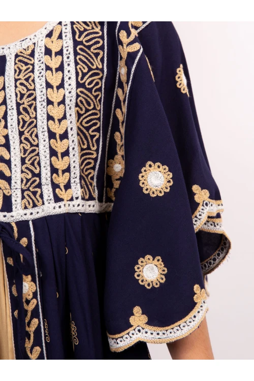 جلابية بتطريز مميز