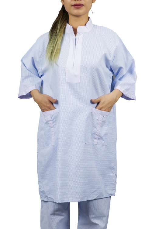 زي عاملات بياقة عالية و سحاب مع جيب