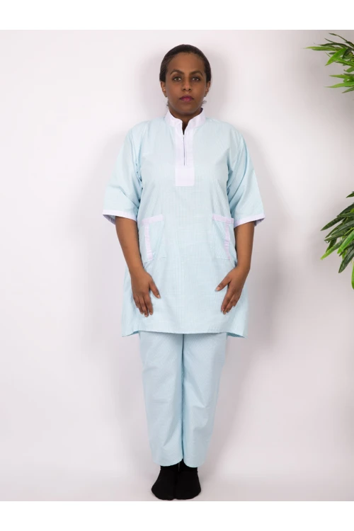 زي عاملات بياقة عالية و سحاب مع جيب