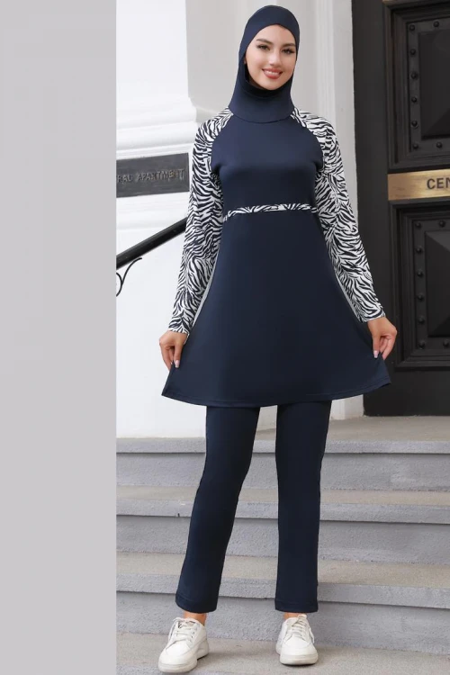 مايوه اسلامي سباحة اسود ومدمج بلون ابيض مخطط ثلاث قطع