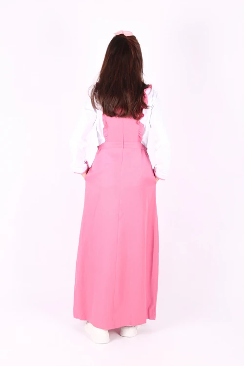 مريول فقط قصة مثلثة وفتحات من الجوانب