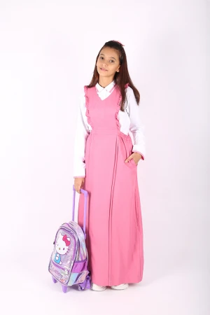 مريول فقط قصة مثلثة وفتحات من الجوانب 