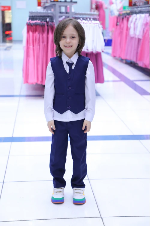 طقم بدلة روضة 5 قطع لون كحلي بقميص ابيض