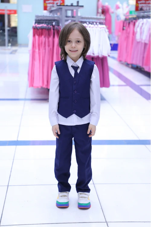 طقم بدلة روضة 5 قطع لون كحلي بقميص ابيض