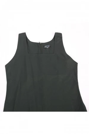 مريول متوسط سادة بقصه مربع جيوب اماميه 