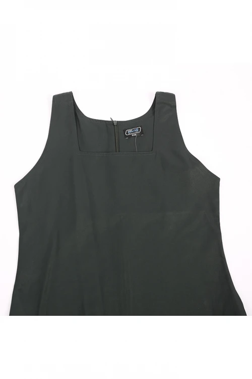 مريول متوسط سادة بقصه مربع جيوب اماميه