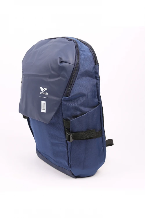 شنطة ظهر سحاب و جيوب متعددة