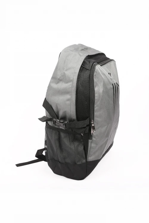 شنطة ظهر  سحاب مغلق