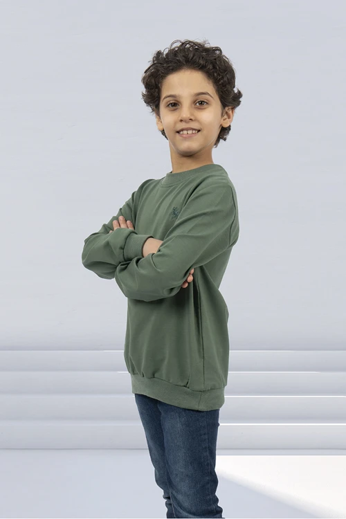 بلوفر ولادي شتوي اكمام ضيقه تطريز شعار بالجنب