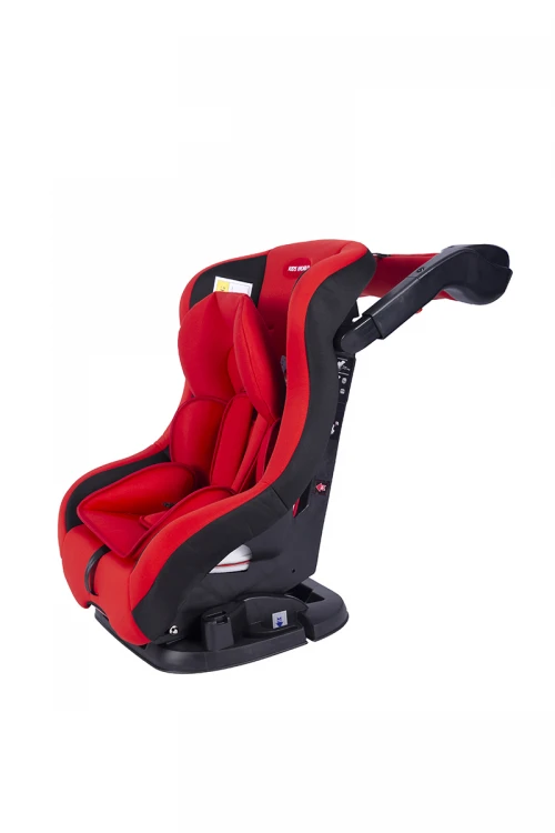 مقعد سيارة للأطفال بحزام أمان لون احمر