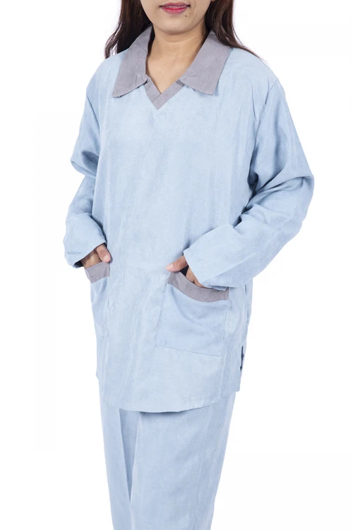 زي عاملة شتوي قطعتين بجيوب وياقة و أكمام طويلة