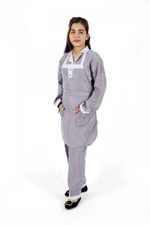 زي عاملة 3 قطع بجيوب و ازرارأمامية وياقة و أكمام بأطراف كاروهات