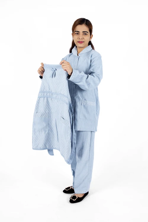 زي عاملة 3 قطع منقط بجيوب و ياقة بازرارأمامية