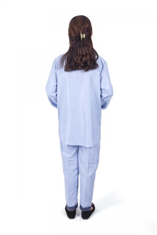 زي عاملة شتوي  قطعتين أكمام طويلة  بجيوب فيونكة و ياقة دائرية