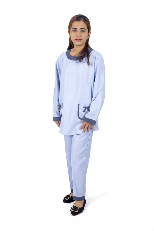 زي عاملة شتوي  قطعتين أكمام طويلة  بجيوب فيونكة و ياقة دائرية