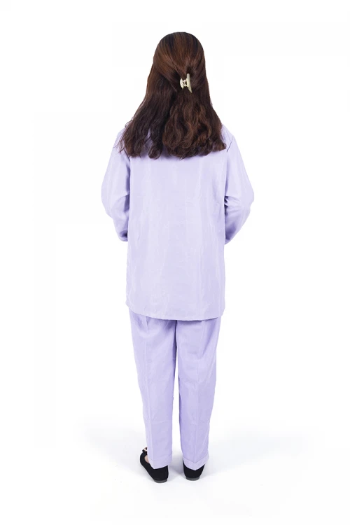 زي عاملة قطعتين أكمام طويلة  بجيوب و ياقة بأزرار أمامية