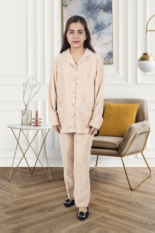 زي عاملة قطعتين أكمام طويلة  بجيوب و ياقة بأزرار أمامية