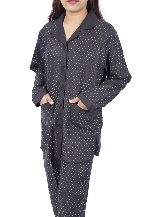 زي عاملة قطعتين منقط أكمام طويلة  بجيوب و ياقة بأزرار امامية