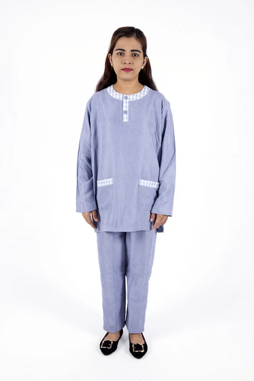 زي عاملة شتوي قطعتين بجيوب و ياقة كاروهات شكل سبعة