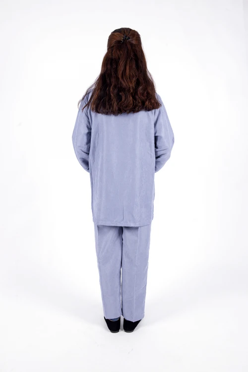 زي عاملة شتوي قطعتين بجيوب و ياقة كاروهات شكل سبعة