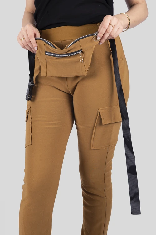 بنطلون نسائي شتوي أنيق مبطن لون كركمي بجيوب أمامية وحزام بشكل شنطة منفصل ومطاط أسفل الرجل