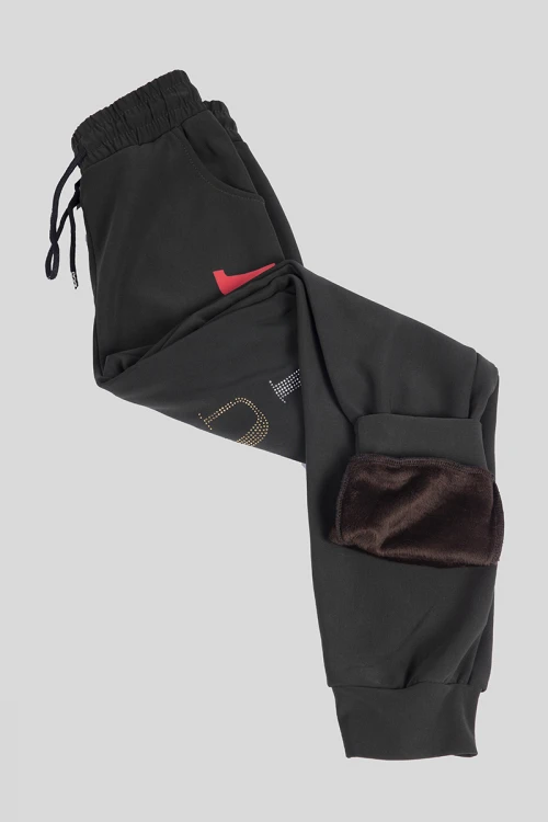 بنطلون نسائي أنيق مبطن بجيوب وسحاب زينة من الأمام وكتابات حروف انجليزية مع حزام مطاطي ورباط على الخصر