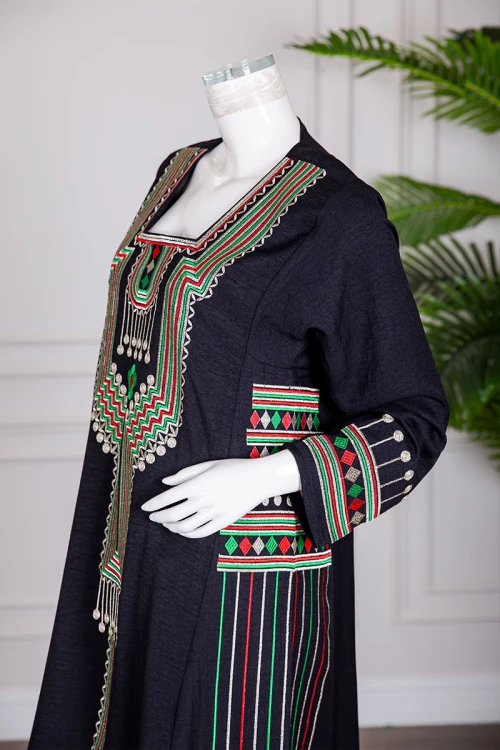 جلابية تراثية نسائي متعدد الالوان تطريز عسيري ونقوشات ملونة من الأمام والجوانب و الأكمام