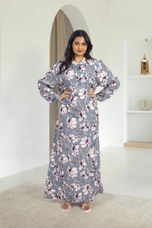 قميص روز نسائي طويل بطبعات ورود كامل أكمام طويلة مزمومة وياقة مرتفعة بقلبات و أزرار أمامية 