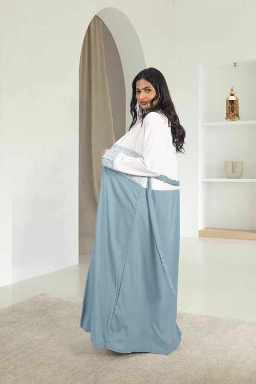 جلابية نسائي أنيقة قطعتين داخلي علاقي لون سكري سادة والخاجي شكل عباية مفتوحة باللون السكري والتفاحي يفصل بينهم تطريز أنيق مع رباط على الخصر