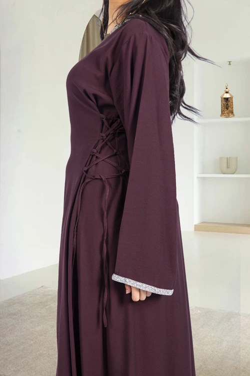 جلابية-نسائي-أنيقة-لون-بني-فتحة-صدر-شكل-