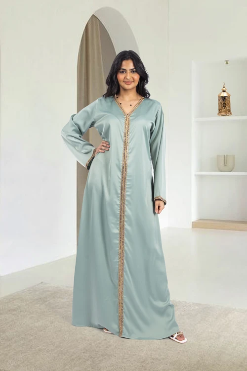 جلابية نسائي أنيقة قماش ناعم لون تفاحي فتحة الصدر شكل سبعة بتطيز كامل طولي من الصدر والأكمام