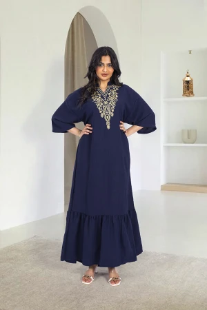 جلابية نسائي انيقة لون كحلي أكمام قصيرة و ياقة عالية 