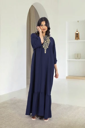 جلابية نسائي انيقة لون كحلي أكمام قصيرة و ياقة عالية 