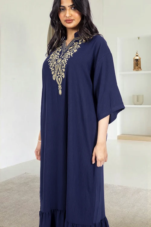 جلابية نسائي انيقة لون كحلي أكمام قصيرة و ياقة عالية