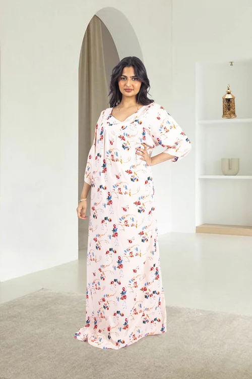 قميص روز نسائي طويل بطبعات ورود كامل أكمام قصيرة وفتحة صدر دائرية بزم خفيف شكل مثلث من الأمام